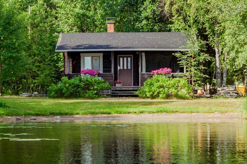 hoek_modular_homes_small_home_trend_house_on_lake.jpg